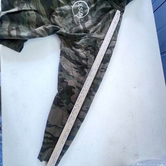 Camouflage Hoodie With "Jesus" Print Full Zip Large Independent Trading Company - Picture 9 of 10